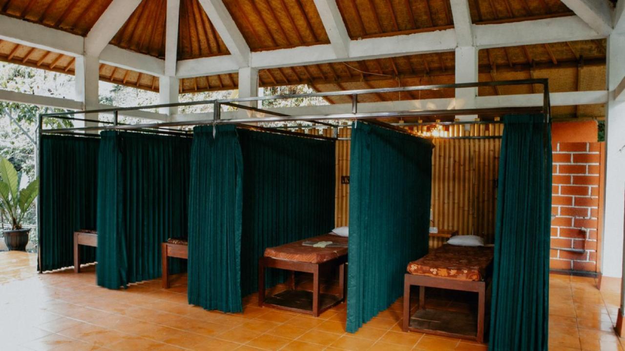 Puri Sunny Guesthouse Munduk エクステリア 写真